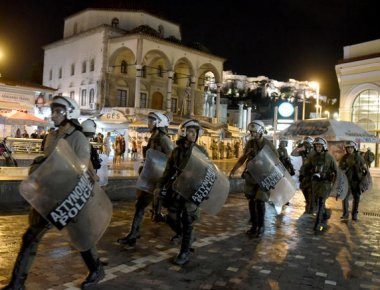 Βίντεο - Ντοκουμέντο: Γυαλιά - καρφιά η Ερμού από τα επεισόδια για την Ηριάννα (φωτό, βίντεο) (upd)